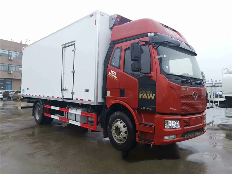 解放J6L 6.8米冷藏車國六