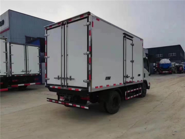 大運(yùn)藍(lán)牌冷藏車國六