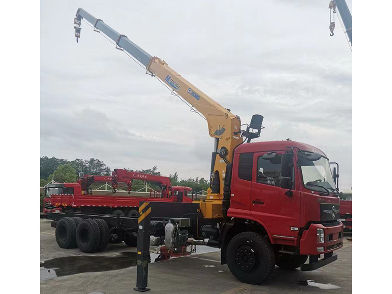 DFV5243JSQGP6D東風(fēng)專底D3V后雙橋隨車(chē)吊