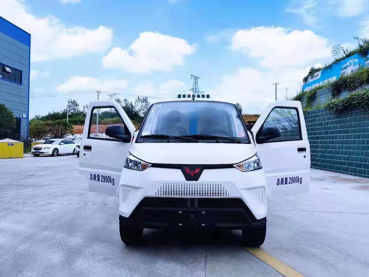 五菱純電動(dòng)冷藏車(chē)